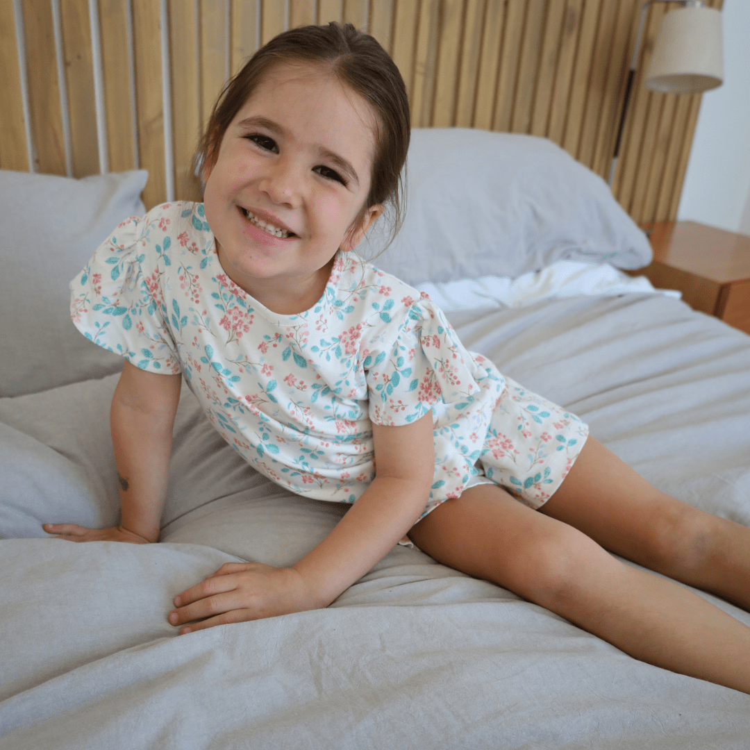Pijama corto flores de acuarela niña - SimplyB