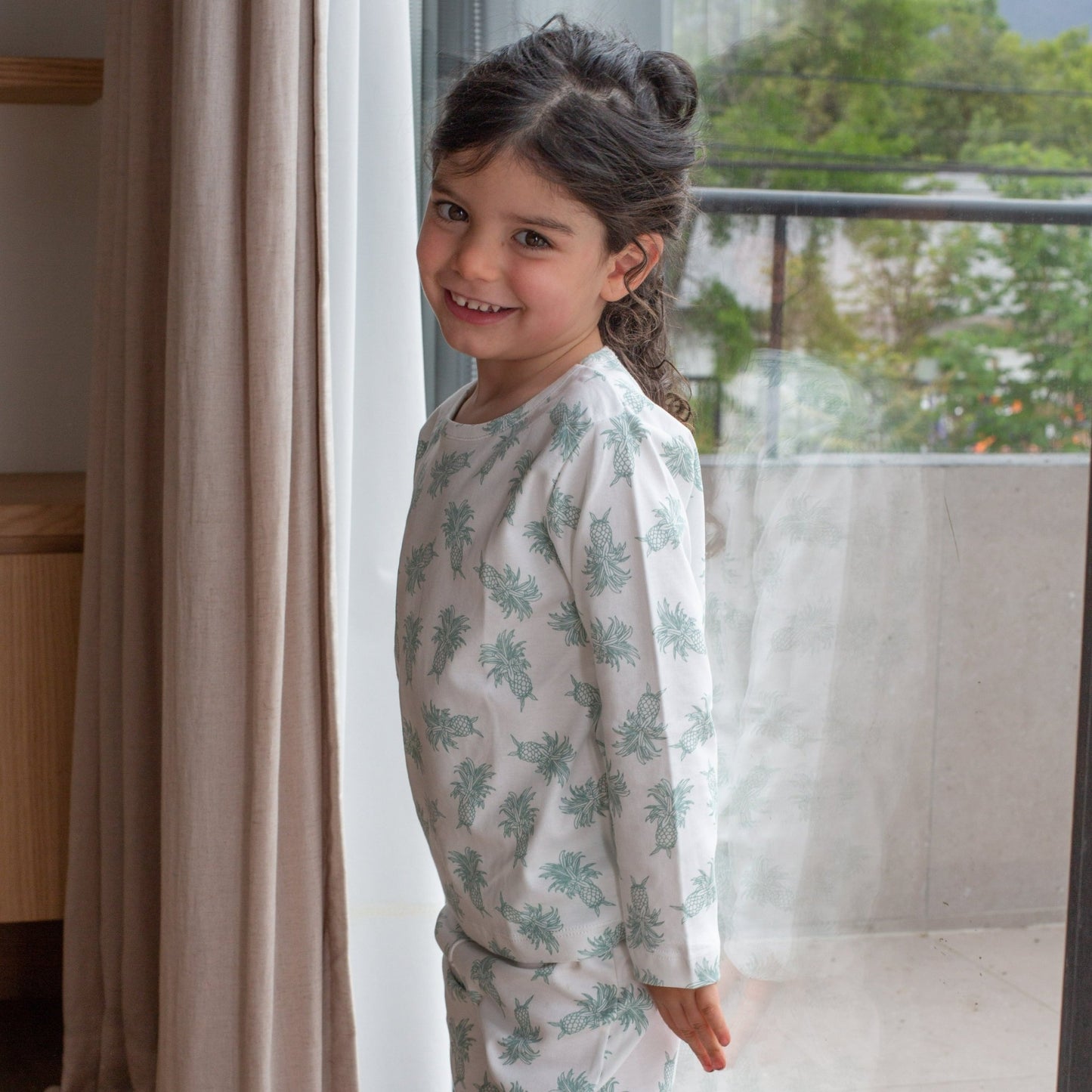 Pijama largo piñas niña - SimplyB
