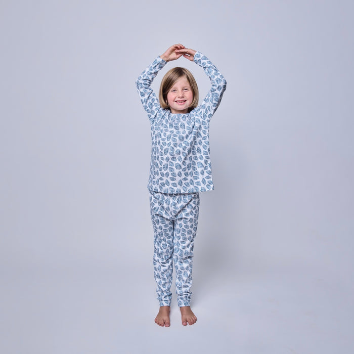 Pijama Niña Manga Larga Helecho Azul – Algodón Pima 100% | SimplyB