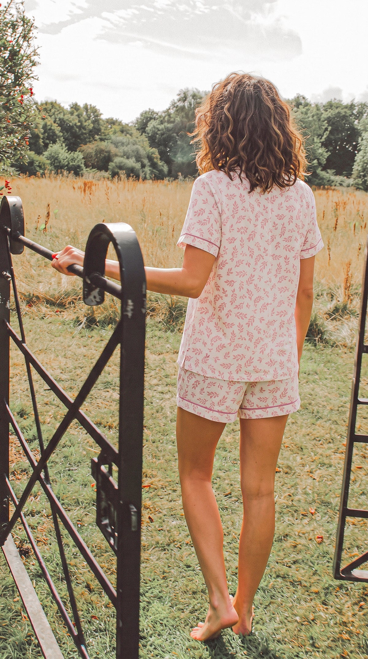 Pijama Mujer algodón pima corto hojas rosadas