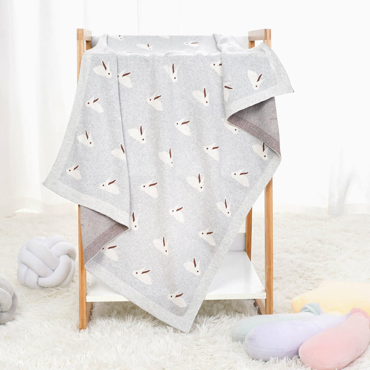 Manta de algodón para bebé SimplyB diseño conejo gris