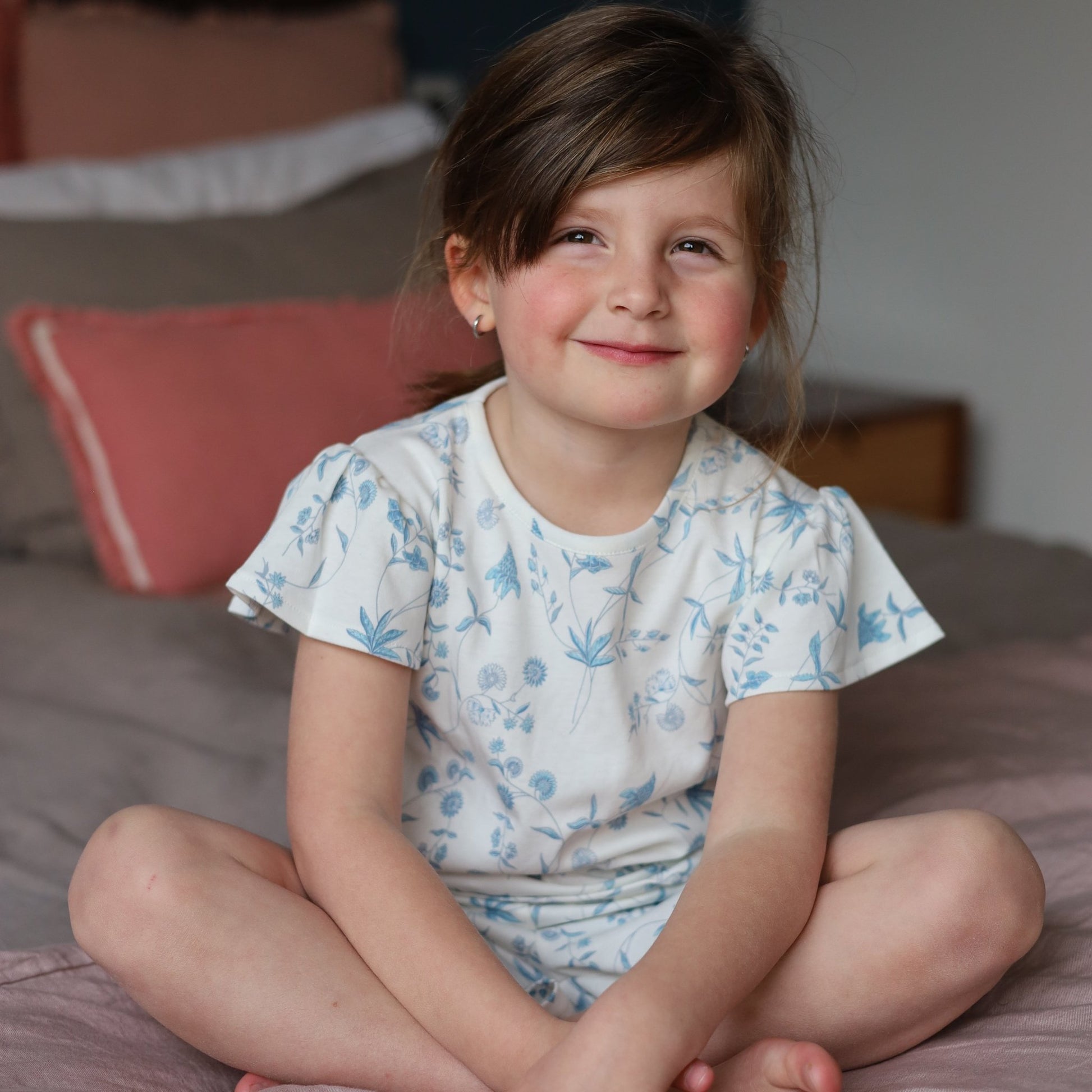 Pijama corto enredaderas celeste niña - SimplyB