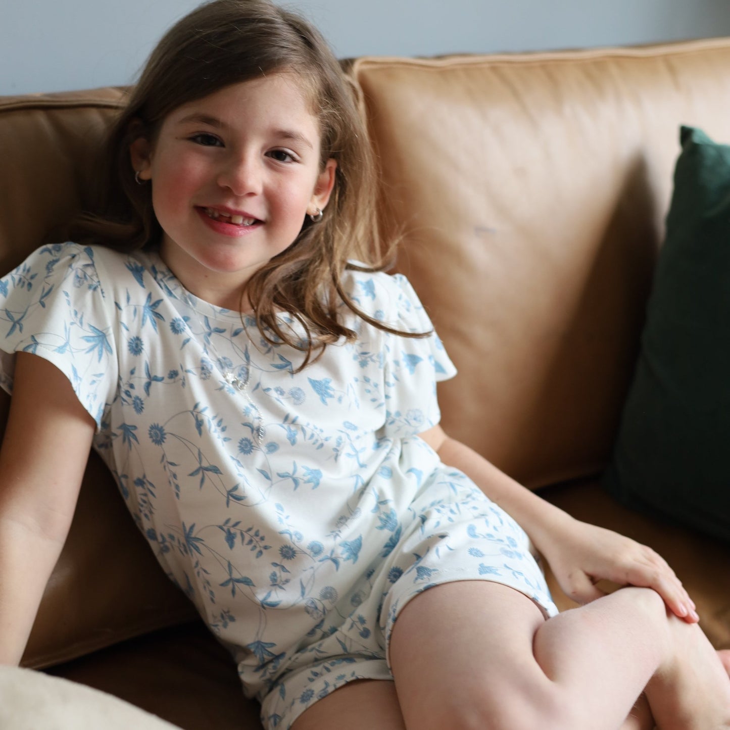 Pijama corto enredaderas celeste niña - SimplyB