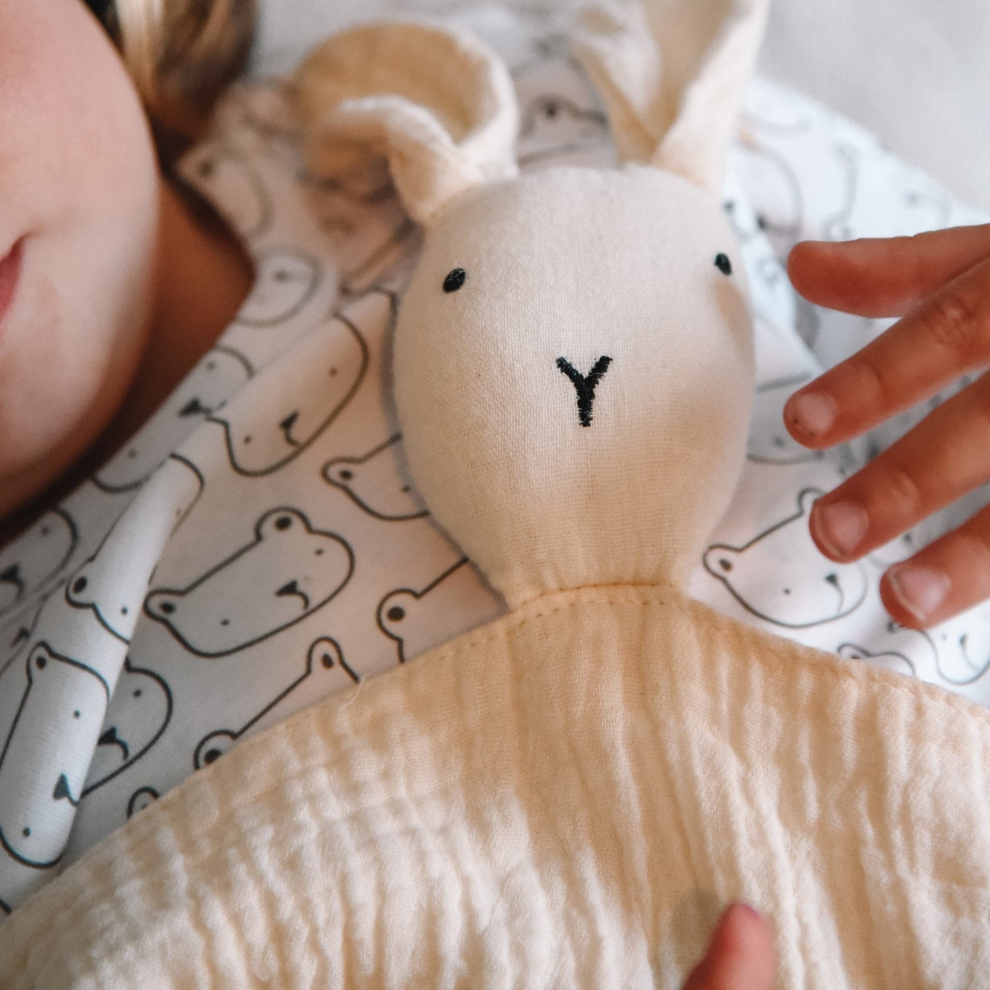 Tuto apego conejo crema - SimplyB